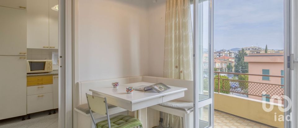 Trilocale di 70 m² a Loano (17025)