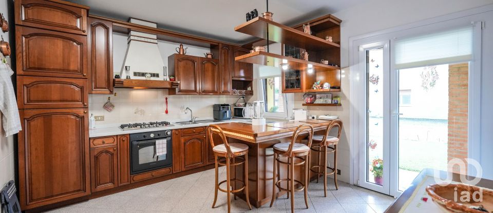 Casa indipendente 6 locali di 211 m² in Codigoro (44021)