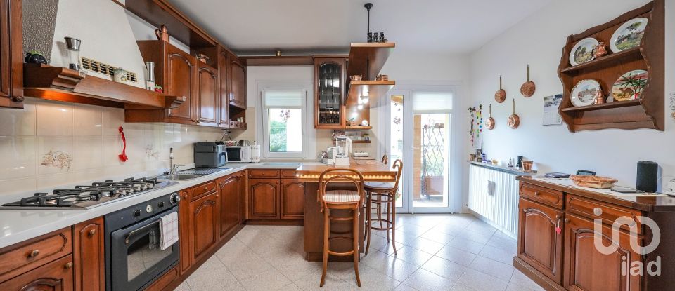 Casa indipendente 6 locali di 211 m² in Codigoro (44021)