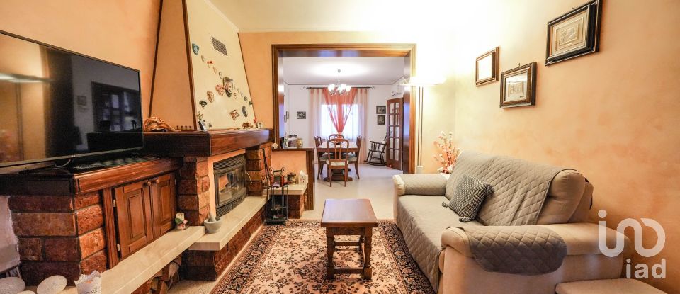 Casa indipendente 6 locali di 211 m² in Codigoro (44021)