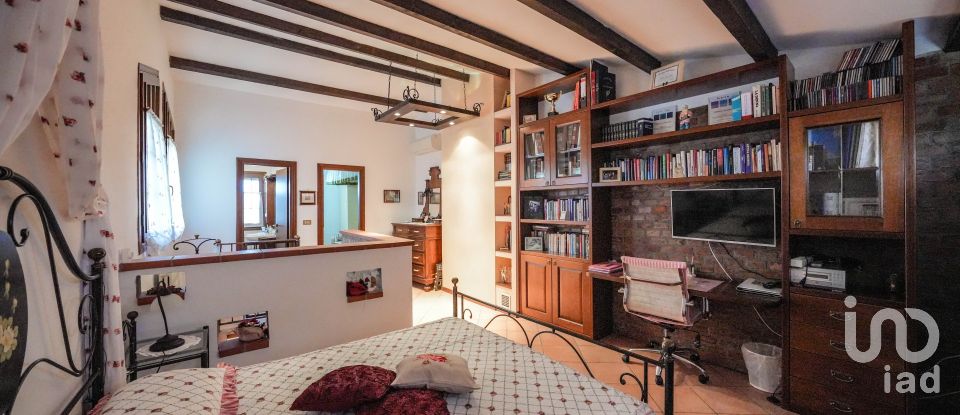 Casa indipendente 6 locali di 211 m² in Codigoro (44021)