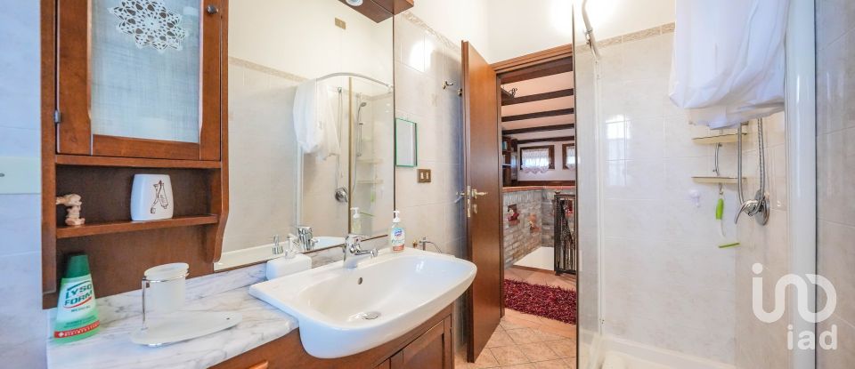 Casa indipendente 6 locali di 211 m² in Codigoro (44021)