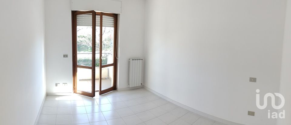 Appartamento 7 locali di 120 m² a Collecorvino (65010)