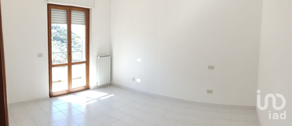 Appartamento 7 locali di 120 m² a Collecorvino (65010)