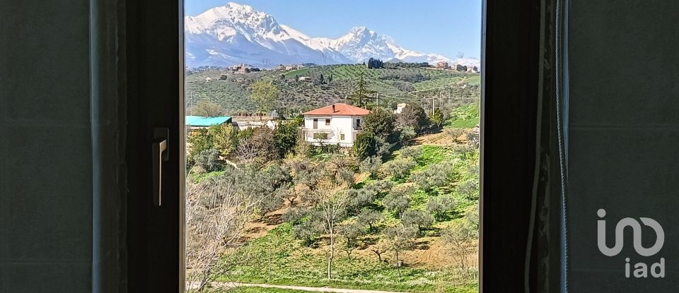 Appartamento 7 locali di 120 m² a Collecorvino (65010)