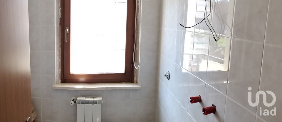 Appartamento 7 locali di 120 m² a Collecorvino (65010)