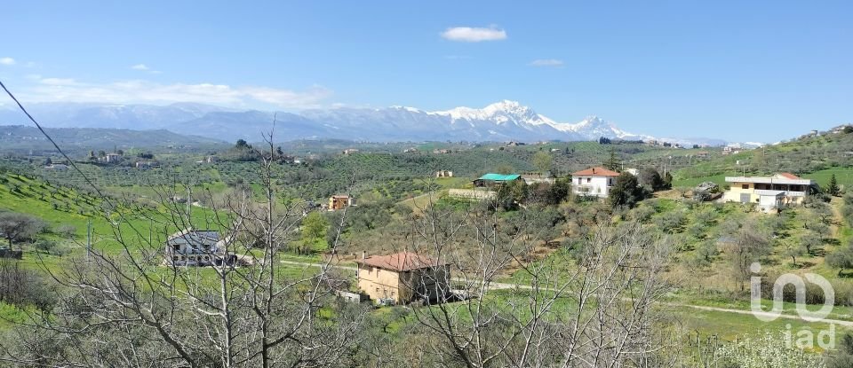 Appartamento 7 locali di 120 m² a Collecorvino (65010)