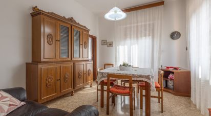 Casa indipendente / Villa 9 locali di 245 m² in Montecosaro (62010)