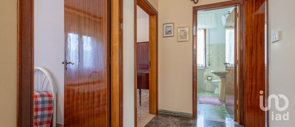 House 9 rooms of 245 m² in Montecosaro (62010)