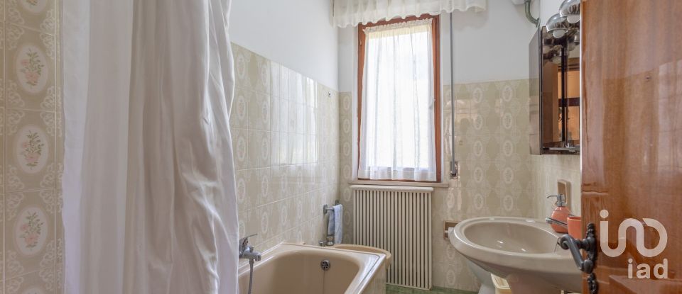 House 9 rooms of 245 m² in Montecosaro (62010)