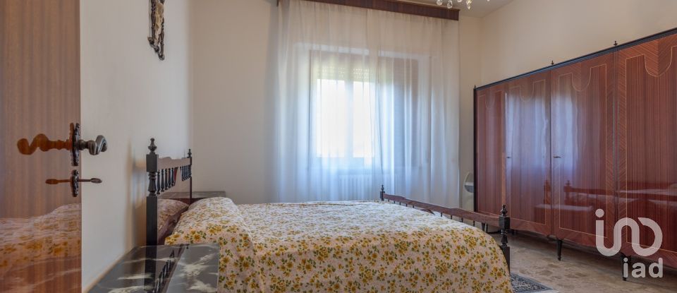 House 9 rooms of 245 m² in Montecosaro (62010)