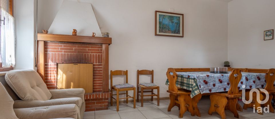 House 9 rooms of 245 m² in Montecosaro (62010)