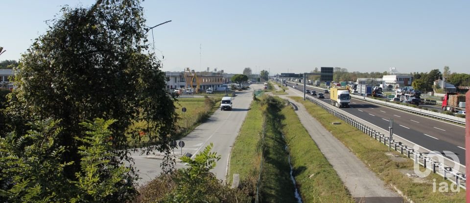 Capannone di 24.000 m² in Pianiga (30030)