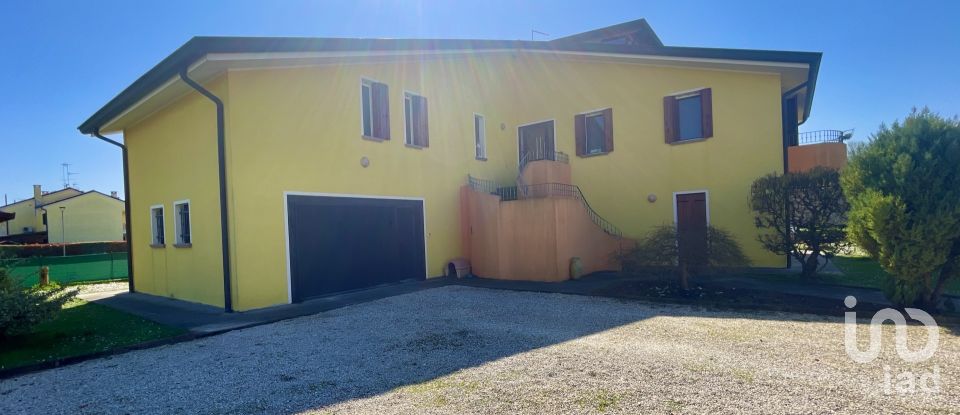 Casale 5 locali di 330 m² in Cessalto (31040)