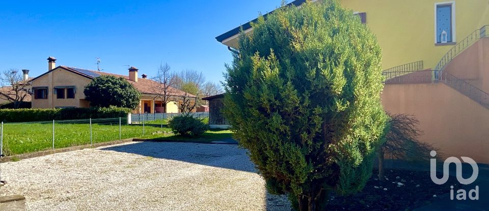 Casale 5 locali di 330 m² in Cessalto (31040)