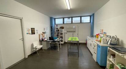 Negozio / locale commerciale di 287 m² in Milano (20149)