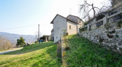 Rifugio 6 locali di 130 m² in Mombarcaro (12070)