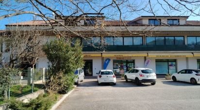 Varie superfici di 720 m² in Ripe San Ginesio (62020)