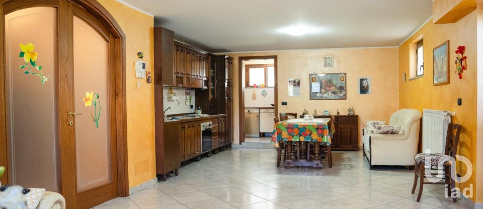 Casale 21 locali di 340 m² in Arezzo (52100)