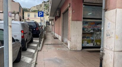 Negozio / locale commerciale di 418 m² in Cagliari (09122)