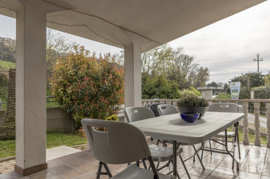 House 6 rooms of 250 m² in Sant'Elpidio a Mare (63811)