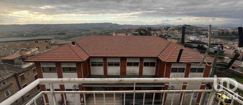 Appartamento 5 locali di 81 m² a Fermo (63900)