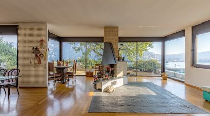 Casale 6 locali di 263 m² in Como (22100)