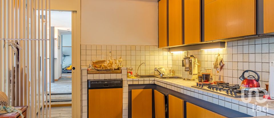 Casale 6 locali di 263 m² in Como (22100)