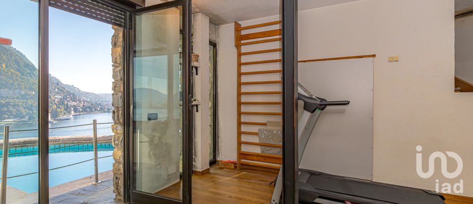 Casale 6 locali di 263 m² in Como (22100)