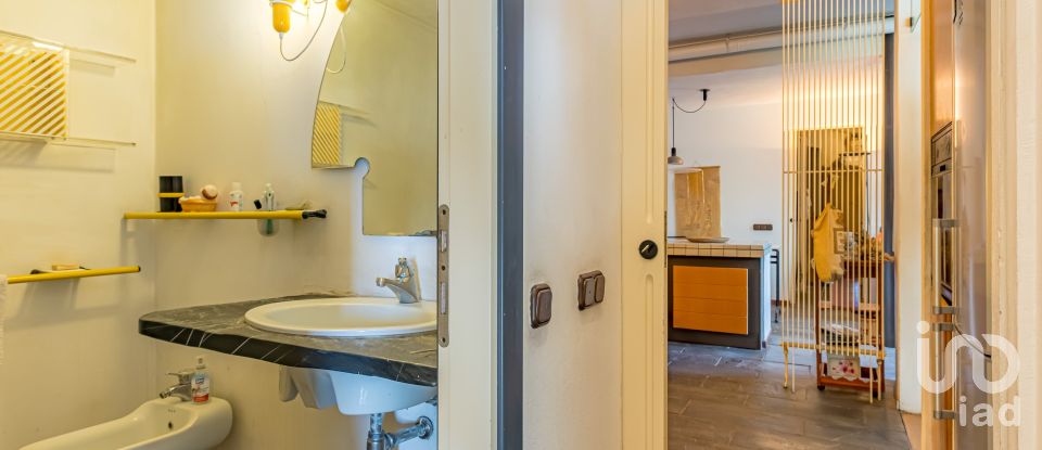 Casale 6 locali di 263 m² in Como (22100)