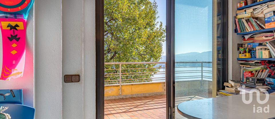 Casale 6 locali di 263 m² in Como (22100)