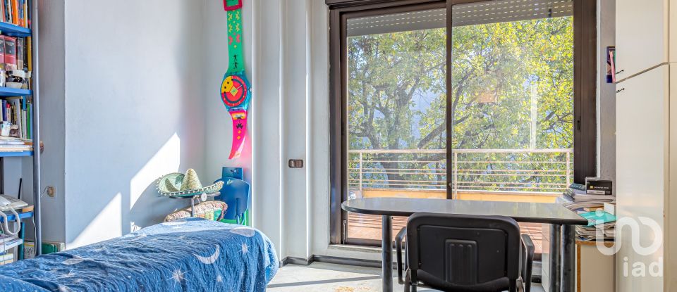 Casale 6 locali di 263 m² in Como (22100)