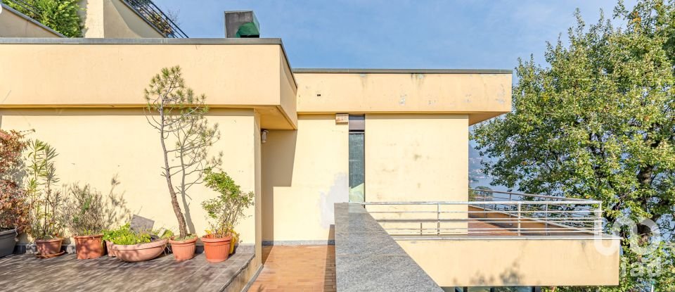 Casale 6 locali di 263 m² in Como (22100)