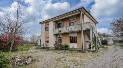 House 8 rooms of 517 m² in Gaiba (45030)