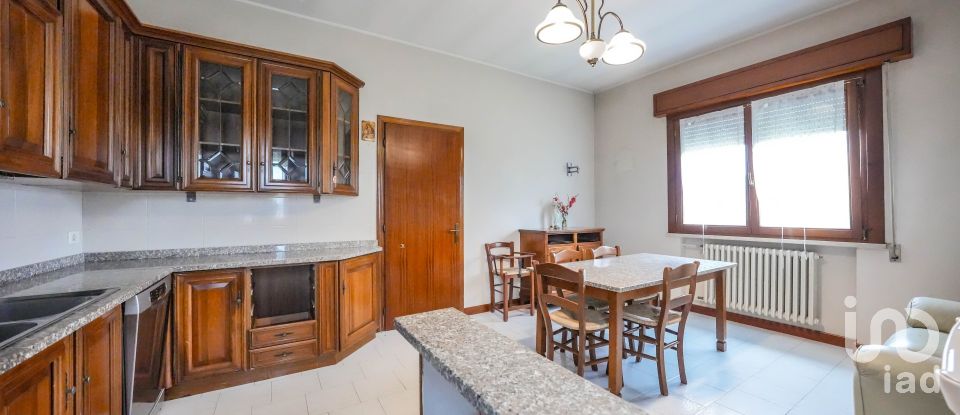 Casa indipendente / Villa 8 locali di 517 m² in Gaiba (45030)