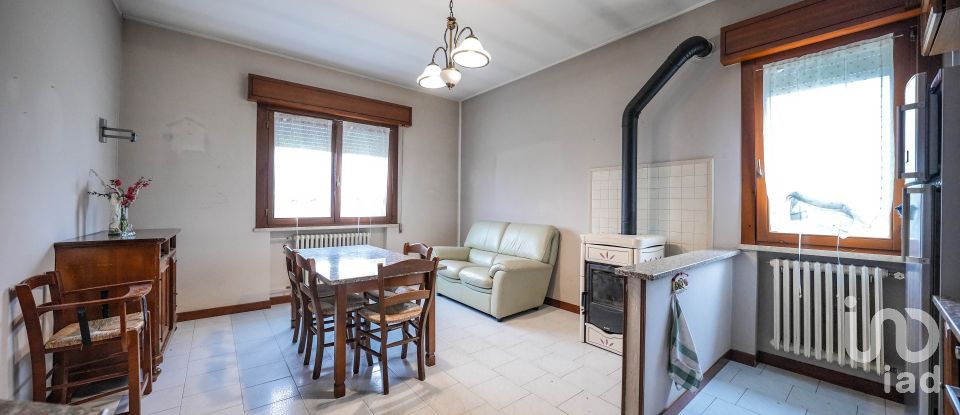 Casa indipendente / Villa 8 locali di 517 m² in Gaiba (45030)