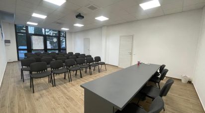 Negozio / locale commerciale di 241 m² in Arezzo (52100)