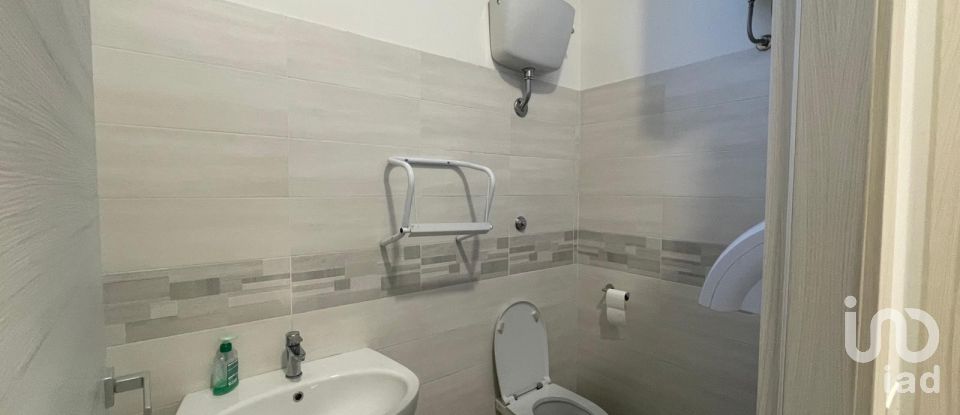 Negozio / locale commerciale di 241 m² in Arezzo (52100)