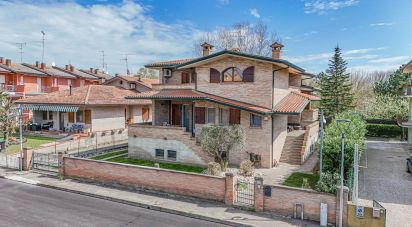 Casa indipendente / Villa 11 locali di 380 m² in Ostellato (44020)