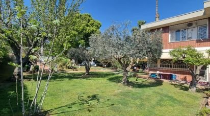 Casale 10 locali di 400 m² in Roma (00163)