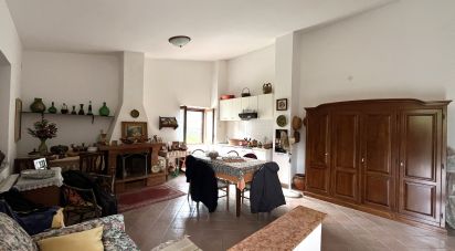 Casa indipendente / Villa 8 locali di 190 m² in - (87030)