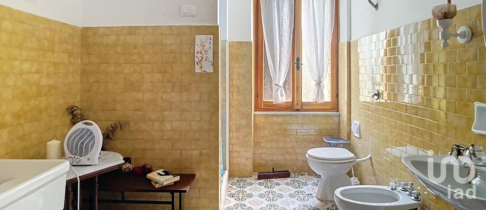 Casa indipendente / Villa 12 locali di 213 m² in Borzonasca (16041)