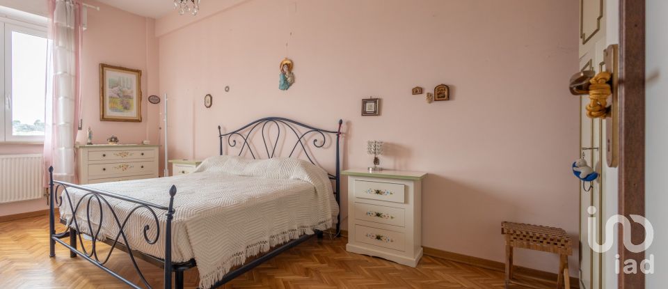 Appartamento 7 locali di 159 m² a Ancona (60131)