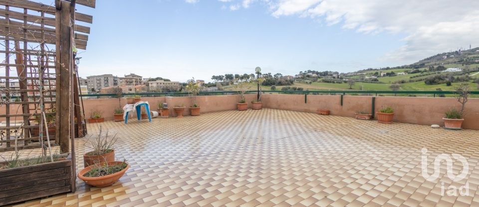 Appartamento 7 locali di 159 m² a Ancona (60131)