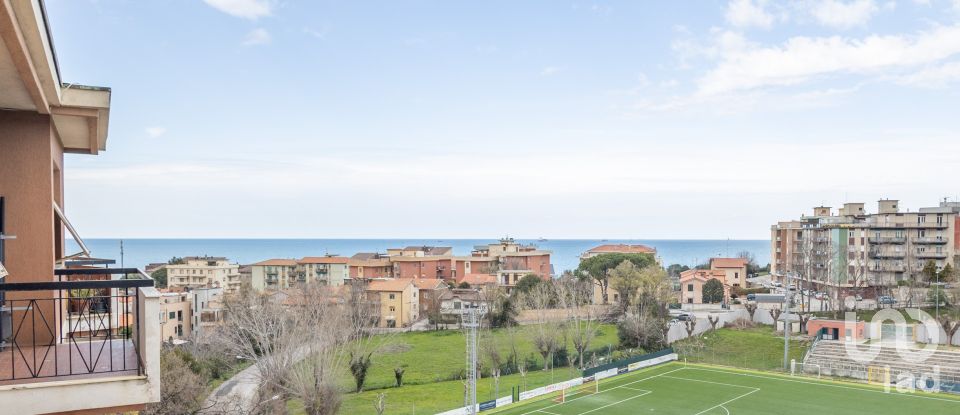 Appartamento 7 locali di 159 m² a Ancona (60131)