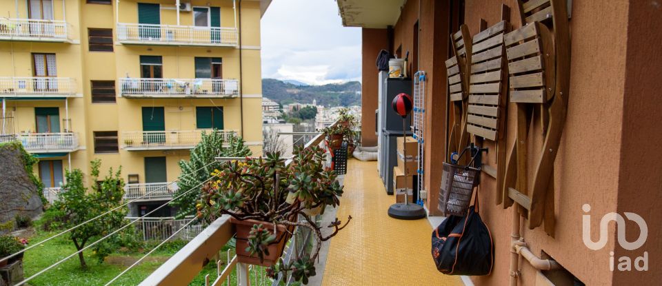 Appartamento 5 locali di 74 m² a Genova (16154)