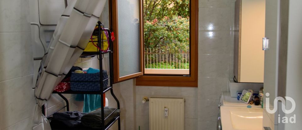 Appartamento 5 locali di 74 m² a Genova (16154)