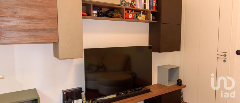 Appartamento 5 locali di 74 m² a Genova (16154)