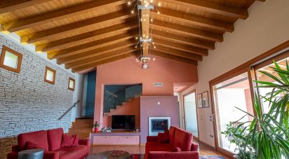 Casa indipendente / Villa 7 locali di 280 m² in Castel Goffredo (46042)
