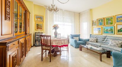 Trilocale di 100 m² a Seregno (20831)